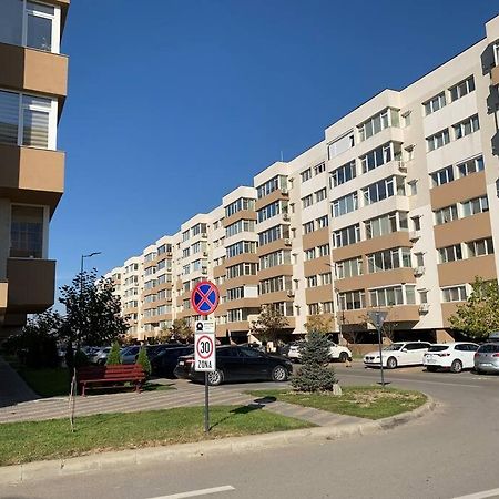 Lovely Bacau 1 Bedroom Apartment Bagian luar foto